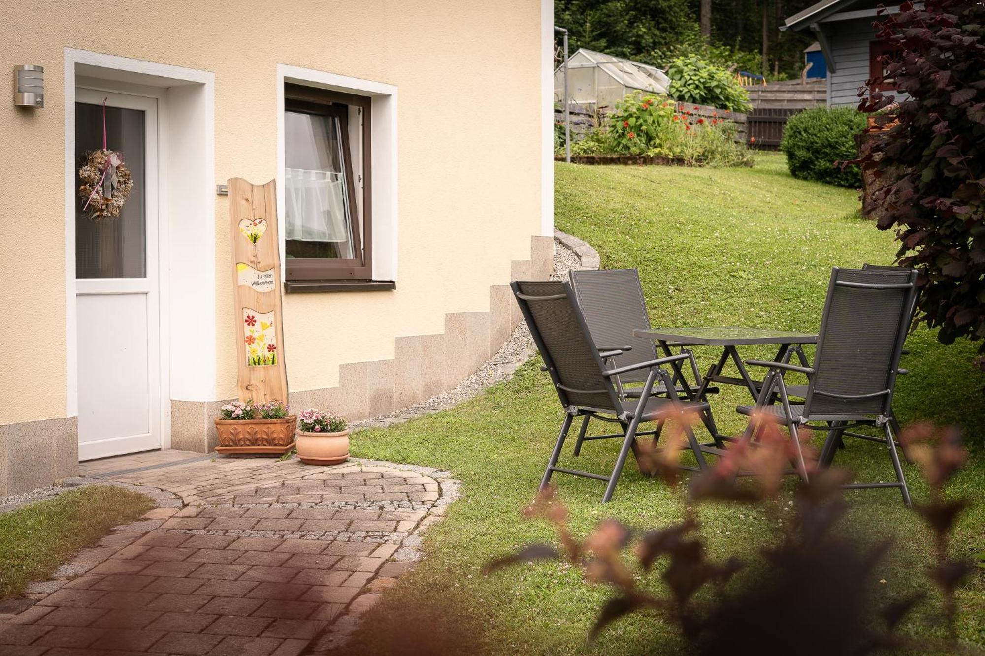Buchen Blick - Ruhige Moderne Ferienwohnung 82Qm. Fichtelberg Exterior foto